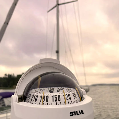 100FC White_38111_0011_lifestyle 1