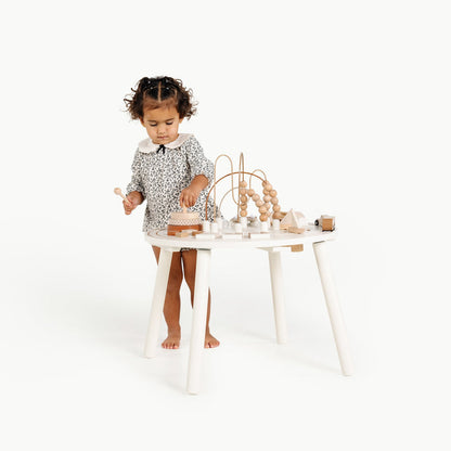 Camel@Child using an activity table for hands-on creative play