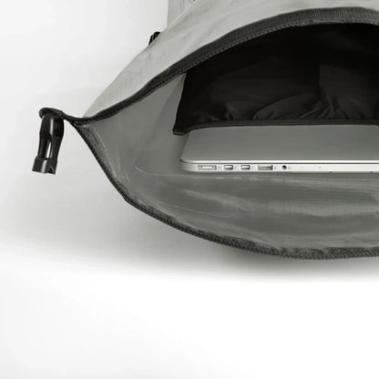 360 Orbit 25L_37749_detail-laptop