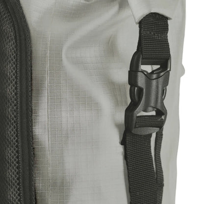 360 Orbit 25L_37749_detail-buckle