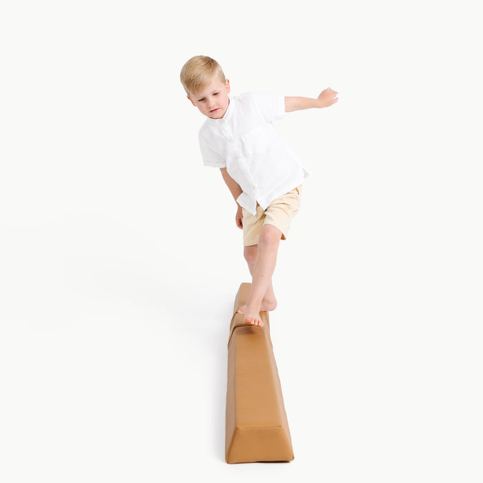 Camel@Kid playing on the Camel Balance Beam