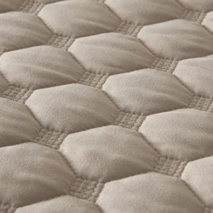 Classic Honeycomb Quilt Set