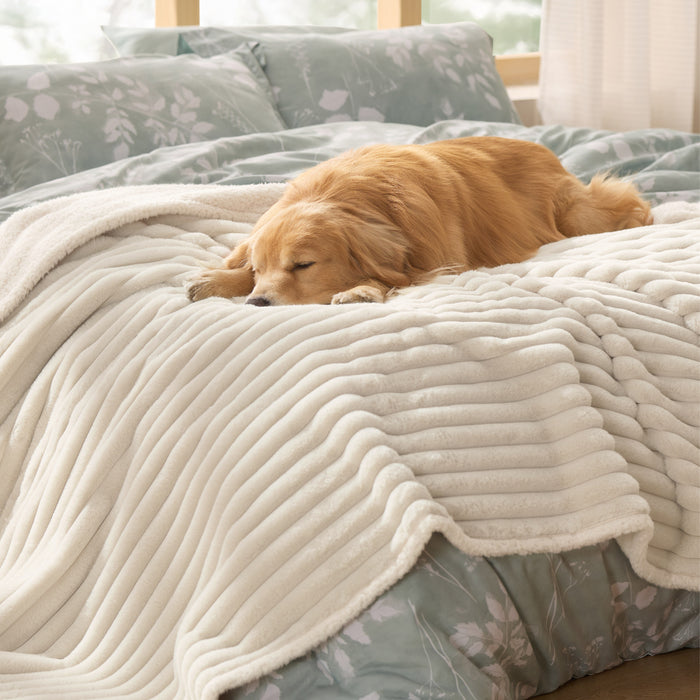 ComfyFleece® Waterproof Pet Blanket