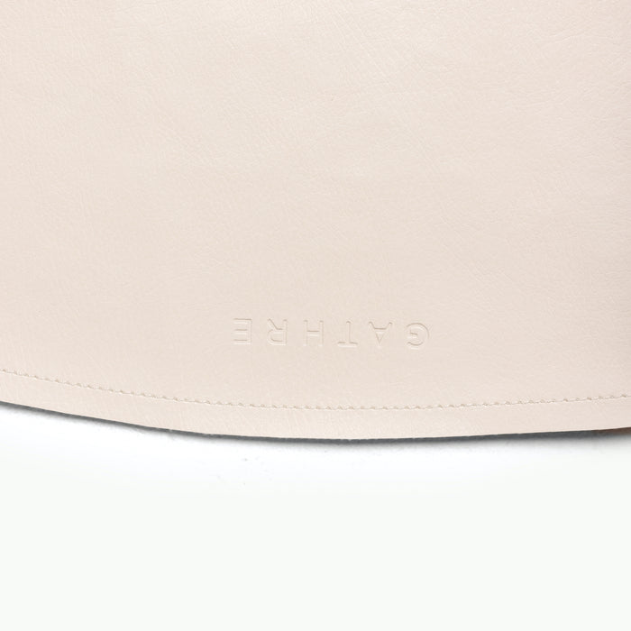 Camel • Ivory / Circle@mat deboss