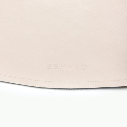 Camel • Ivory / Circle@mat deboss