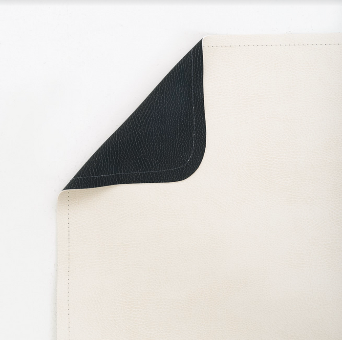 Blanc • Raven (on sale) / Square@Hanging tab on the Blanc/Raven Midi