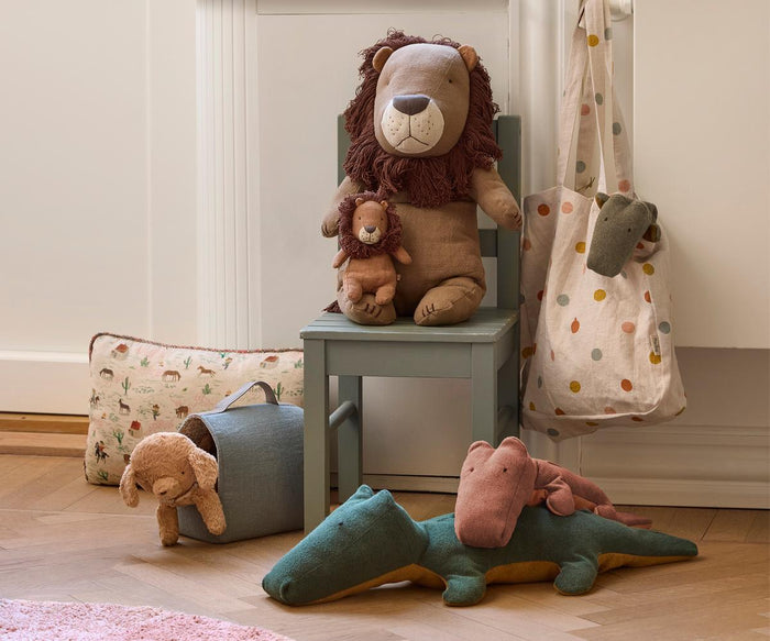 Lion, Mini