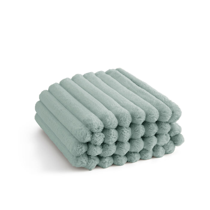 Jadeite / Throw