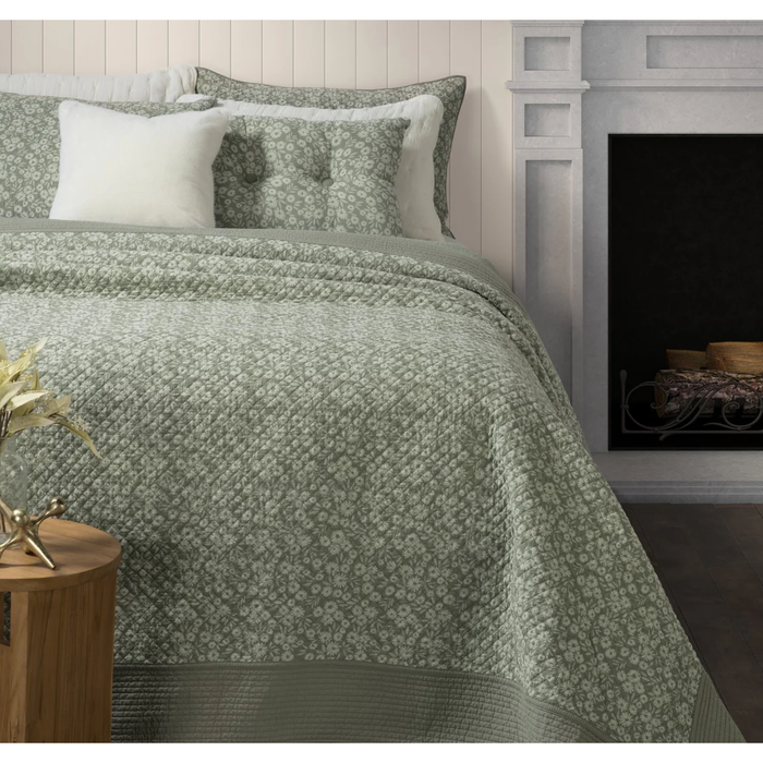 Maggie Green Flowered Quilt
