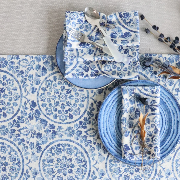 Medallion Linen Blended Tablecloth 60 x 120"