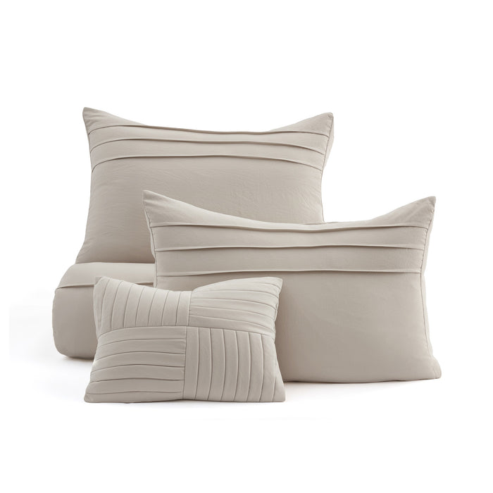Pinch Pleat Comforter Set