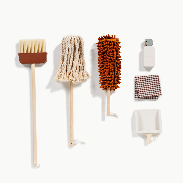 Ivory@detailed image of the cleaning cart accessories
