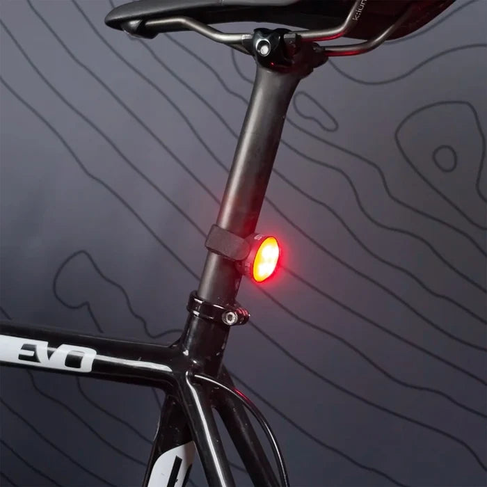 Smini Rear Light_38467_Velcro on bike glowing