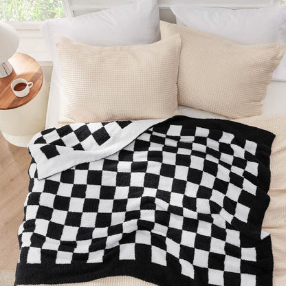 Throw / Checkered Black