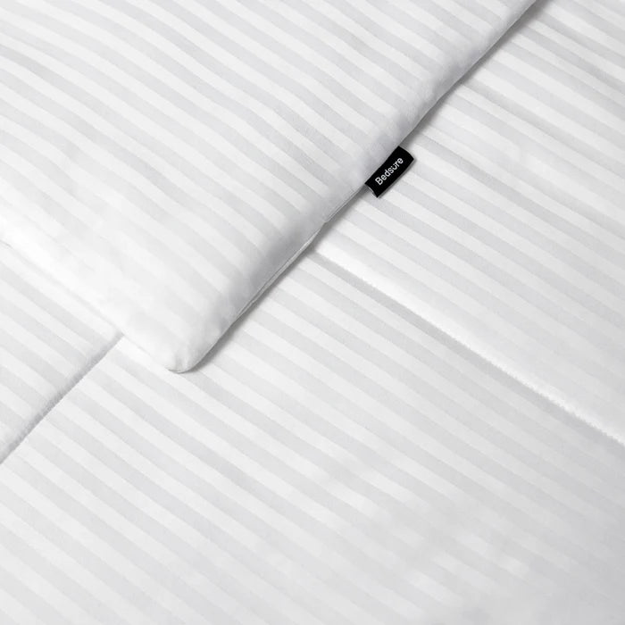 Weightless Comfy Striped Quilt
