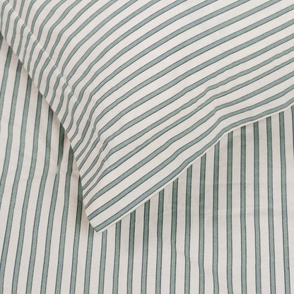 Agave Stripe@Soft cotton comforter with playful print for kids room